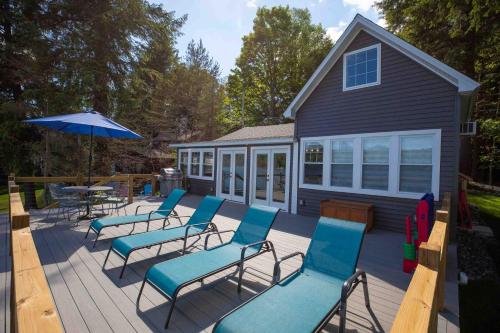 Modern Lake Retreat, Sleeps 8, 5 min to Colgate in Hamilton (NY)