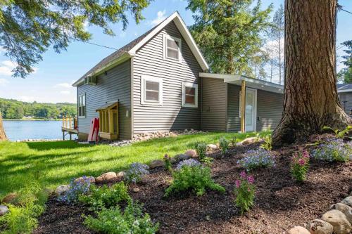 Modern Lake Retreat, Sleeps 8, 5 min to Colgate in Hamilton (NY)