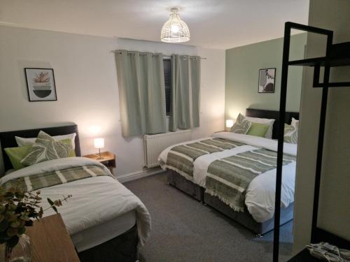 Charming Home in Stourport Sleeps10 with Wifi&Parking by PureStay Short Lets