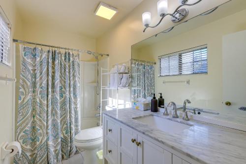 Updated Gainesville Townhome with Patio about 3 Mi to UF - image 11