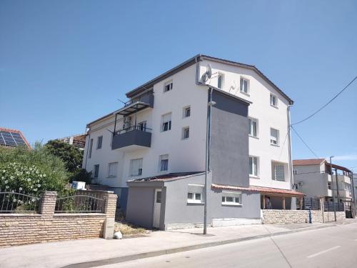 Lovely Family House with 4 apartments in Zadar