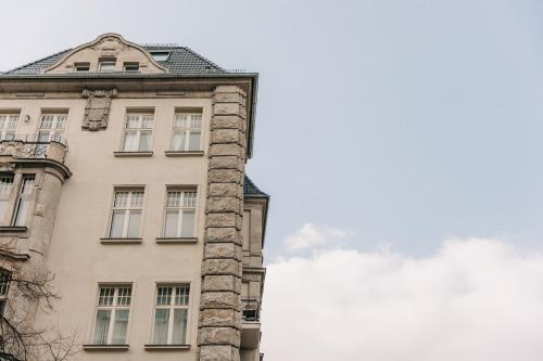 Frankfurter Allee Apartments by Sabine - image 13