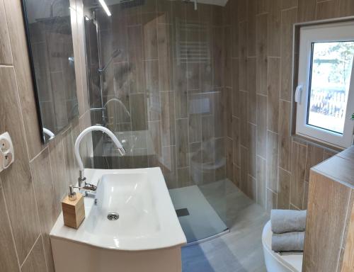 Apartament Wylatkowo - Powidz in ชิโบรชิน