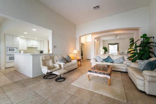 Pool Home in Gated Golf Community in Davenport, USA