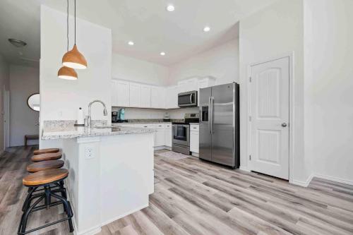 New Coastal Cottage With Pool in Rockport, USA