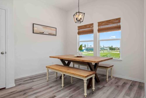 New Coastal Cottage With Pool in Rockport, USA