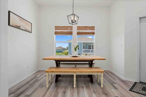 New Coastal Cottage With Pool in Rockport, USA