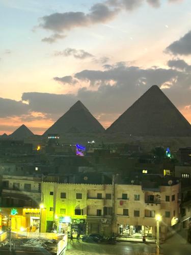 Mak Pyramids View - image 8