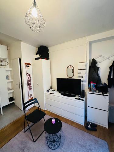 Studio Agréable - Location saisonnière - Issy-les-Moulineaux