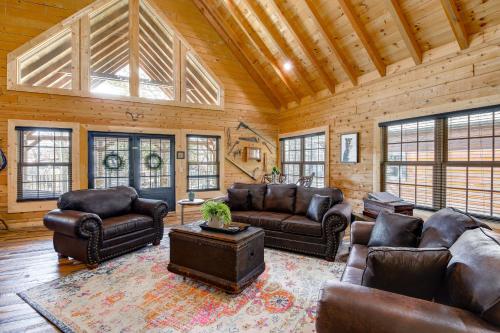 Riverfront Cabin with Hot Tub - 3 Miles to Dollywood - image 7