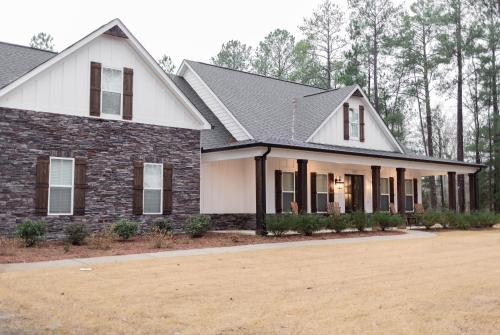 Spacious Appling Retreat in Appling, USA