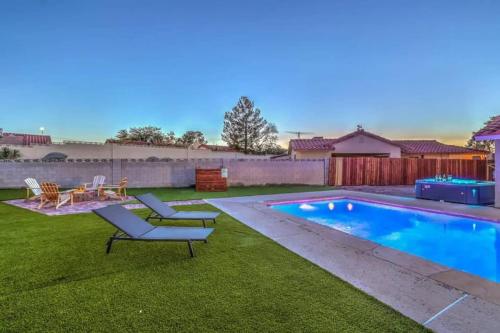 1 Story, 3 BR Home w Hot tub, Pool Grill, Firepit, Las Vegas (foto 2)