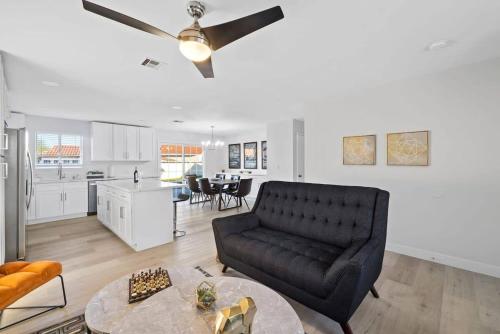 1 Story, 3 BR Home w Hot tub, Pool Grill, Firepit, Las Vegas (foto 8)