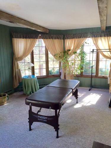 Colorado Bed & Breakfast with beautiful views in Evergreen, USA