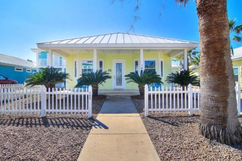 Tropical Niche at Royal Sands in Port Aransas, USA