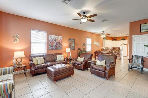 Tropical Niche at Royal Sands in Port Aransas, USA