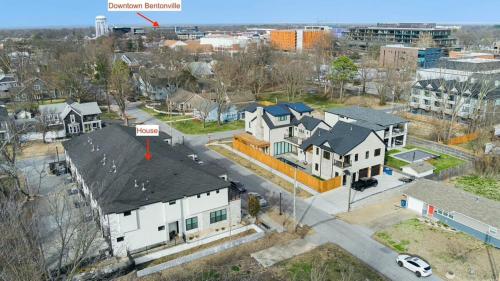Be Downtown-Walk to square- Bikes available in Bentonville, USA
