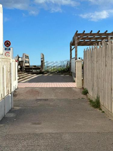 10 Metres de la plage avec piscine et jardin - Location saisonnière - Frontignan