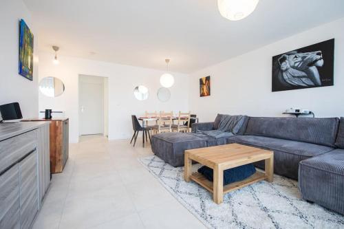 Élégance et confort- Vidéoprojecteur Tours-Parking (Elegance et confort- Videoprojecteur Tours-Parking) in Szent Avertin