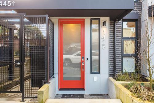 Two-Bedroom Townhouse image 3