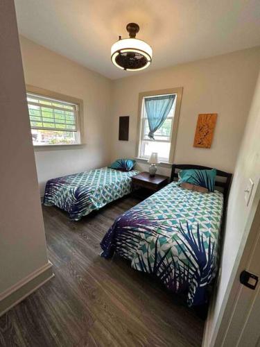 Private Home w/parking, Central Location in Milwaukee, USA