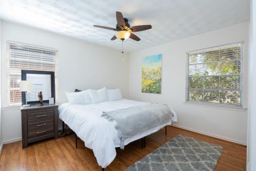 Sunny & Spacious House - Perfectly located for quick access to all of DFW in Farmers Branch, USA