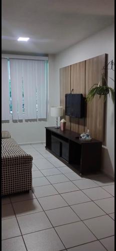 . Apto para até 4 pessoas,com Wi-Fi,ótima localização, área de lazer com conveniência e piscina para criança