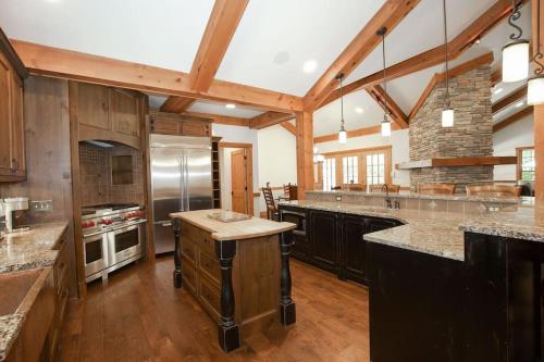 Golf home Outdoor pool, Pool Table, Game room, Sleep up to 12 in Pinehurst, USA