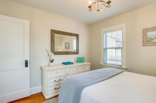 Cozy Two Rivers Home - Walk to Lake Michigan! - image 11