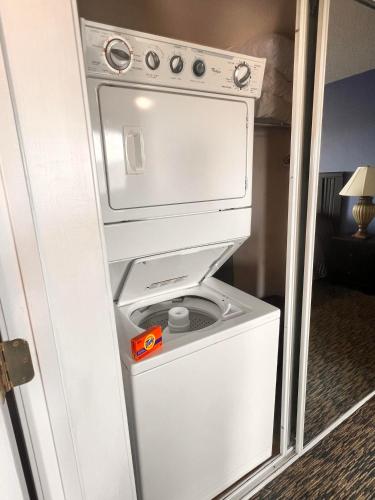 The Park at Foxborough Resort Room Type - One-Bedroom King Suite - Non-Smoking