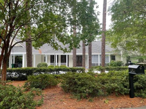 Center of Historical Village, Golf Cart Available, Sleep up to 10 in Pinehurst, USA