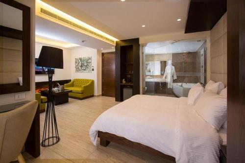 Opera Hotel in Kfar Yassine