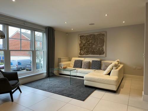Luxurious Central Windsor Town House, Windsor (photo 7)