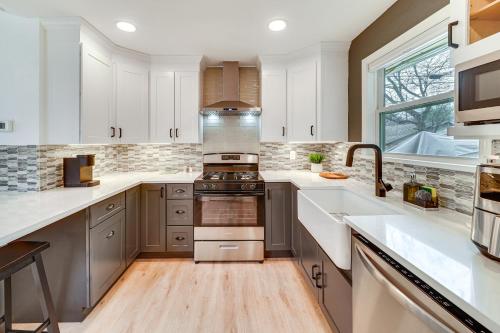about 5 Mi to Downtown Modern San Antonio Cottage in San Antonio, USA