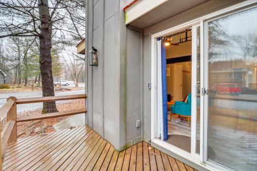 Cozy Cabin with Deck Less Than 1 Mi to Jack Frost Resort! in White Haven, USA