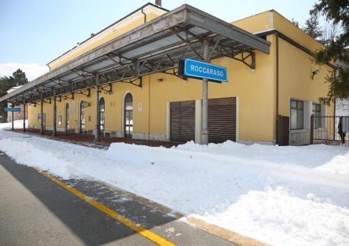 CASTEL DI SANGRO - chalet a pochi minuti di auto dalle piste immerso nel verde