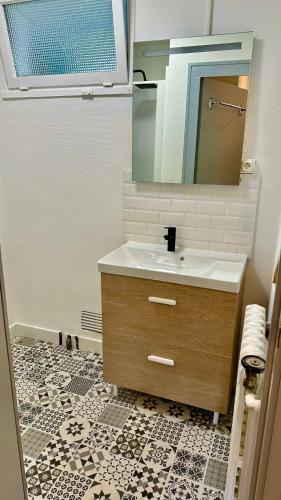 LE BORD DE LA LOIRE - chambre avec salle de bains commune 3