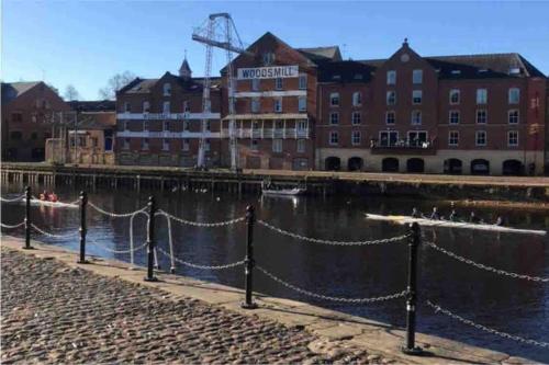 Riverside Apartment - York