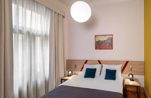 One-Bedroom Apartment image 6