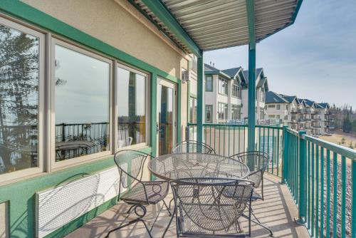 Waterfront Two Harbors Condo with Indoor Pool Access