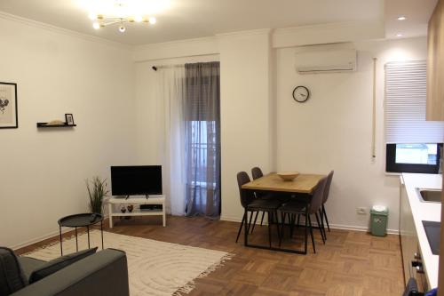 Simplicity Center Apartment, Tirana (photo 3)