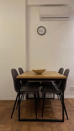 Simplicity Center Apartment, Tirana (photo 4)