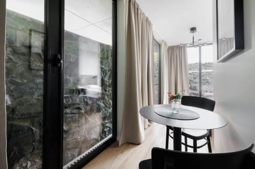 Brand new Studios Amidst Ancient Ruins Oasis in 낙가