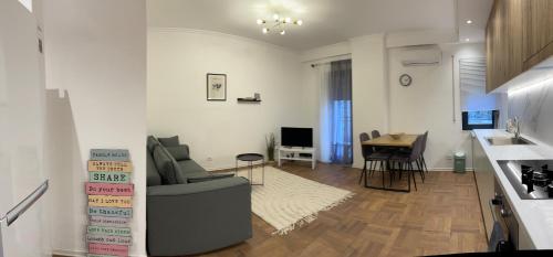 Simplicity Center Apartment, Tirana (photo 9)