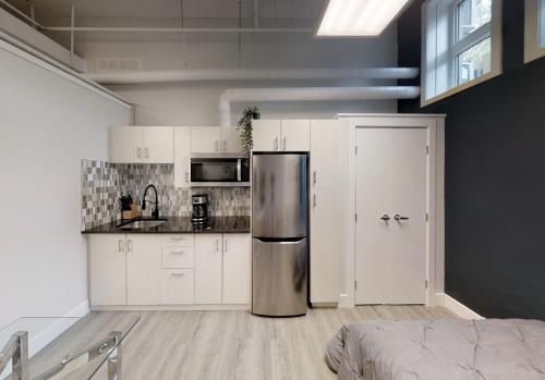 Private Bachelor in Sandy hill