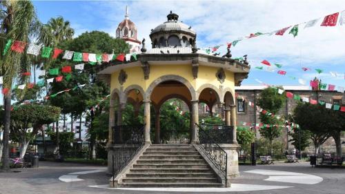 Casa Cultural Charm 11 People, 2 Bedroom House in Guadalajara, Mexico