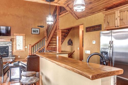 Cloud 9 Cabin, Lead (photo 6)