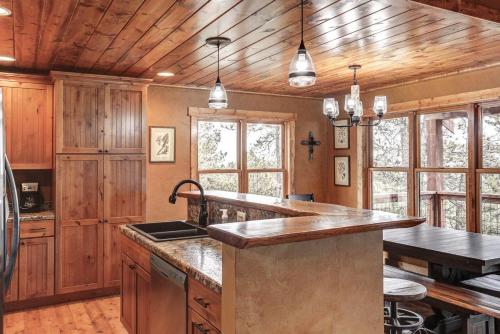 Cloud 9 Cabin, Lead (photo 8)