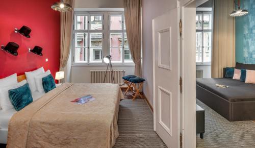 7 Tales Suites - image 4