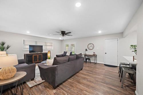 Pool 5 Star Large Deer Park home Super Host in Deer Park